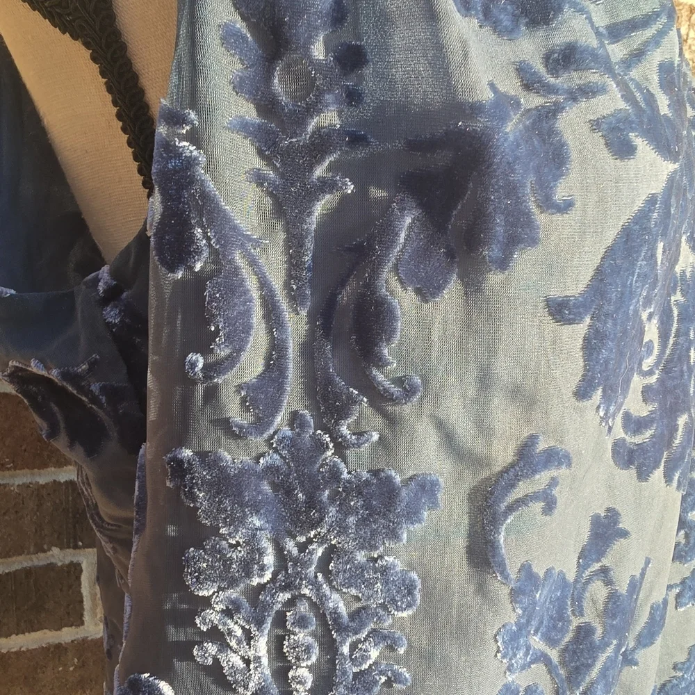 White House Black Market Blue Patterned Blouse - Picture 8 of 12